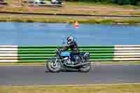 Vintage-motorcycle-club;eventdigitalimages;mallory-park;mallory-park-trackday-photographs;no-limits-trackdays;peter-wileman-photography;trackday-digital-images;trackday-photos;vmcc-festival-1000-bikes-photographs